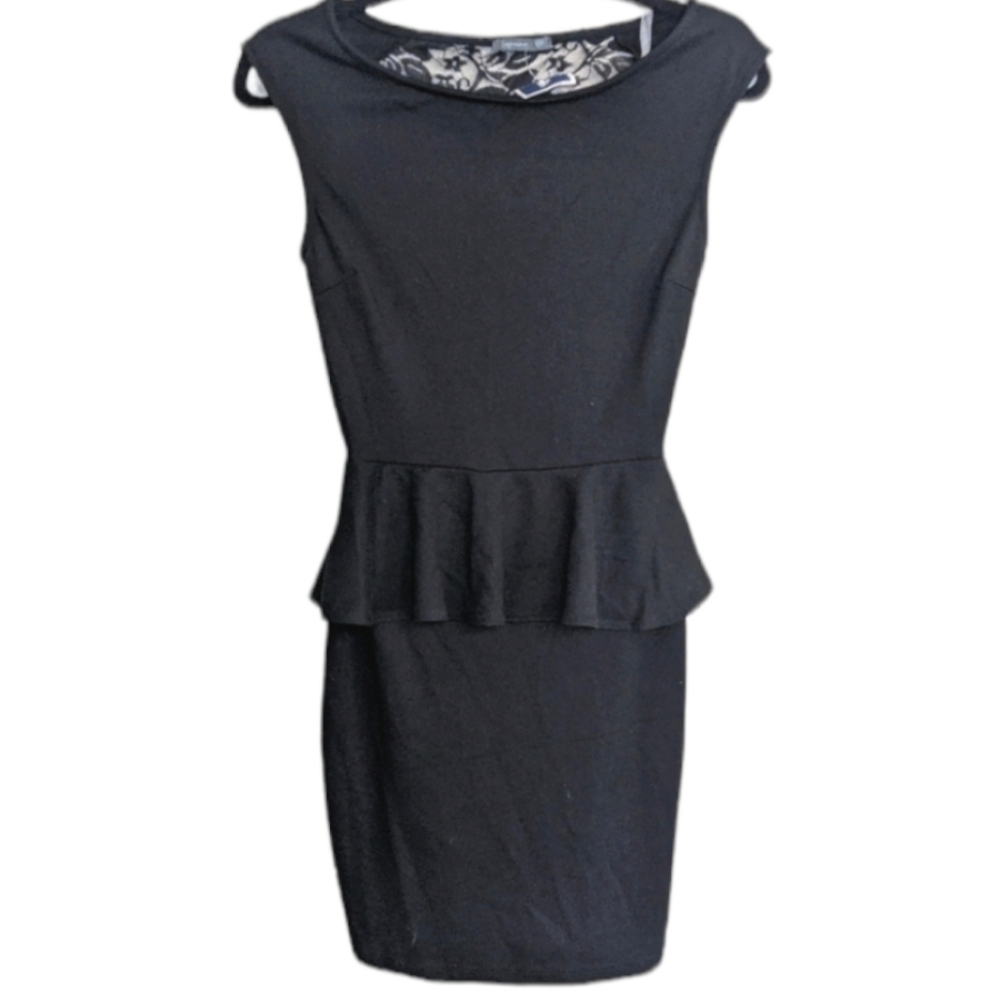 NWT Soprano Black Lace Back Peplum Dress 😍🖤